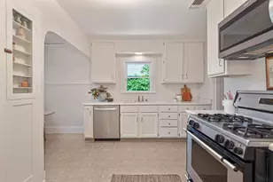 1124 34th St, Sacramento, CA 95816 - Photo 29