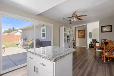 10251 Ellenwood Avenue, Sacramento, CA 95827 - Photo 9