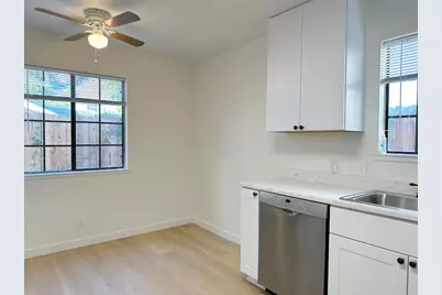 1805 V Street, Sacramento, CA 95818 - Photo 9
