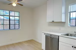 1805 V St, Sacramento, CA 95818 - Photo 9