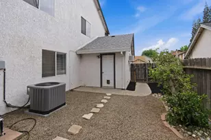 2210 Thurton Dr, Roseville, CA 95747 - Photo 43