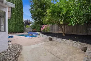 2210 Thurton Dr, Roseville, CA 95747 - Photo 47
