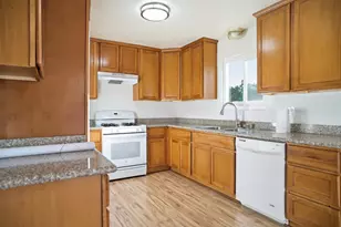 15955 6th St, Lathrop, CA 95330 - Photo 5