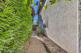 2220 Thurton Dr, Roseville, CA 95747 - Photo 61