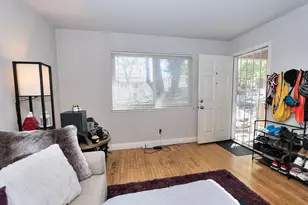 1725 V St, Sacramento, CA 95818 - Photo 9