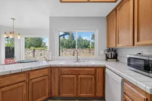 6413 Alpinespring Way, Elk Grove, CA 95758 - Photo 21