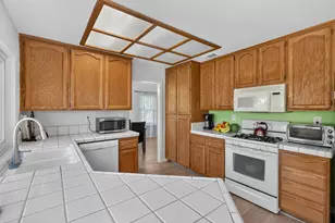 6413 Alpinespring Way, Elk Grove, CA 95758 - Photo 19