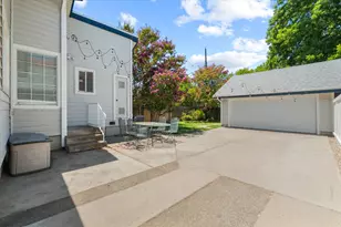 878 56th St, Sacramento, CA 95819 - Photo 19