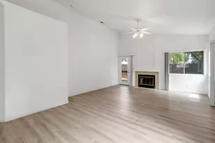 9155 Bungalow Way, Elk Grove, CA 95758 - Photo 7