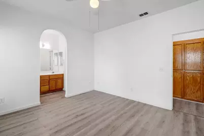 9155 Bungalow Way, Elk Grove, CA 95758 - Photo 19
