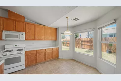 2204 W Sweet Water Court, Merced, CA 95348 - Photo 9