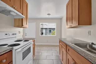 131 S Airport Way, Stockton, CA 95205 - Photo 15