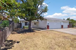 1957 Comstock Dr, Stockton, CA 95209 - Photo 9