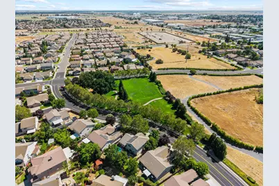 9489 Red Spruce Way, Elk Grove, CA 95624 - Photo 47