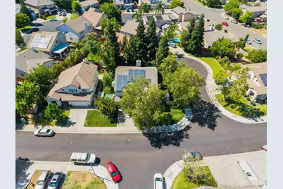 9489 Red Spruce Way, Elk Grove, CA 95624 - Photo 43