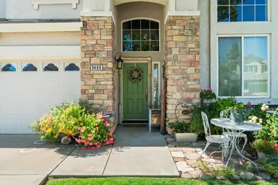 9489 Red Spruce Way, Elk Grove, CA 95624 - Photo 5