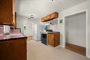 4416 71st St, Sacramento, CA 95820 - Photo 11
