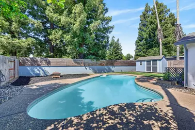 8980 Canberra Dr, Sacramento, CA 95826 - Photo 37