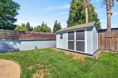 8980 Canberra Dr, Sacramento, CA 95826 - Photo 41