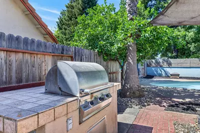 8980 Canberra Dr, Sacramento, CA 95826 - Photo 35