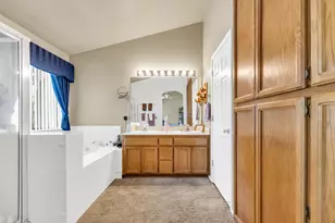 8228 Montevina Dr, Sacramento, CA 95829 - Photo 37