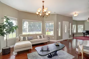 2761 Creekside Ln, Sacramento, CA 95821 - Photo 7