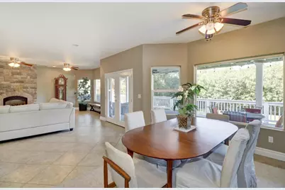 2761 Creekside Lane, Sacramento, CA 95821 - Photo 17