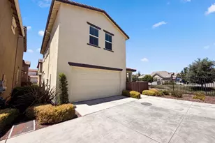 10801 Portico Cir, Rancho Cordova, CA 95670 - Photo 5