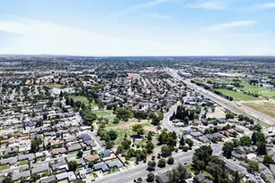 8232 Center Pkwy, Sacramento, CA 95823 - Photo 35