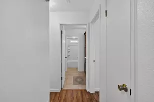 8232 Center Pkwy, Sacramento, CA 95823 - Photo 17