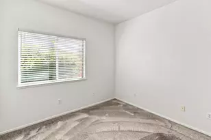 9411 Windrunner Ln, Elk Grove, CA 95758 - Photo 31