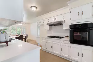 8 W Robinhood Dr, Stockton, CA 95207 - Photo 13