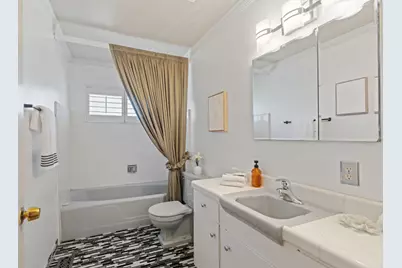 8 W Robinhood Drive, Stockton, CA 95207 - Photo 31