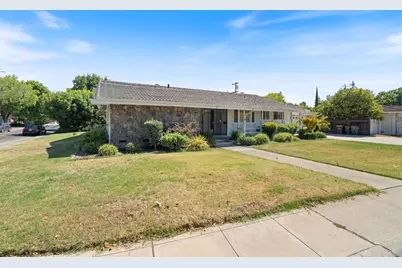 8 W Robinhood Drive, Stockton, CA 95207 - Photo 3