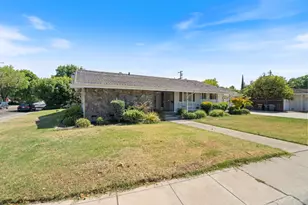 8 W Robinhood Dr, Stockton, CA 95207 - Photo 3