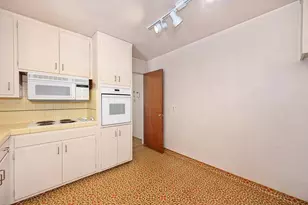1701 Daphne Ave, Sacramento, CA 95815 - Photo 13