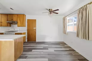 958 E Yorkshire Dr, Stockton, CA 95207 - Photo 7