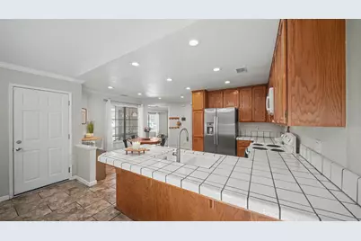 1072 W Eleanor Lane, Manteca, CA 95337 - Photo 13