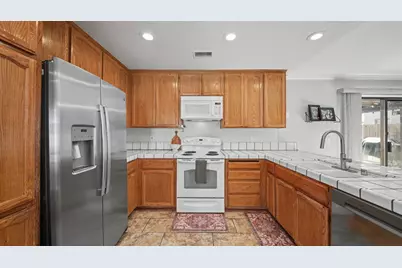 1072 W Eleanor Lane, Manteca, CA 95337 - Photo 11