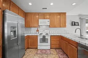 1072 W Eleanor Ln, Manteca, CA 95337 - Photo 11