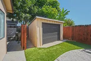 1072 W Eleanor Ln, Manteca, CA 95337 - Photo 33