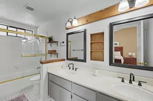 1072 W Eleanor Ln, Manteca, CA 95337 - Photo 27