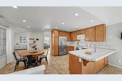 1072 W Eleanor Lane, Manteca, CA 95337 - Photo 15