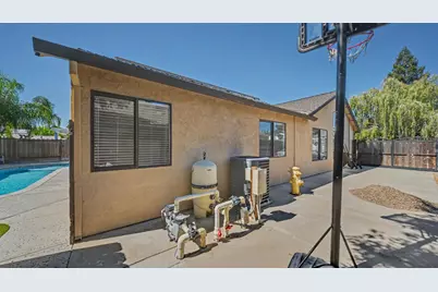 1072 W Eleanor Lane, Manteca, CA 95337 - Photo 29
