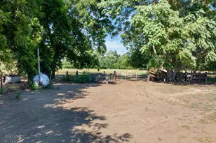10517 Olive Rd, Oakdale, CA 95361 - Photo 29