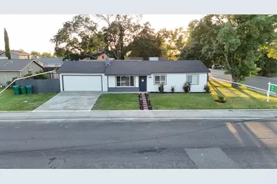 8437 Cherbourg Way, Stockton, CA 95210 - Photo 5
