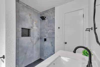 8437 Cherbourg Way, Stockton, CA 95210 - Photo 43