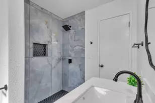 8437 Cherbourg Way, Stockton, CA 95210 - Photo 43