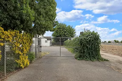4614 E Armstrong Road, Lodi, CA 95240 - Photo 59