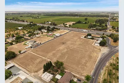 4614 E Armstrong Road, Lodi, CA 95240 - Photo 87